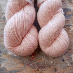 Sparkling Merino 'Strawberry Icecream' Gold