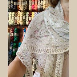 Silky Merino Lace 'Rosebuds'