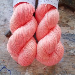 Silky Merino lace 'Baby Coral'