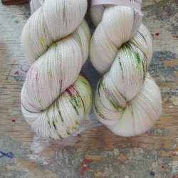 Silky Merino Lace 'Rosebuds'