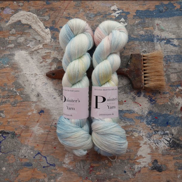 Silky Merino Lace 'Alice in Wonderland'