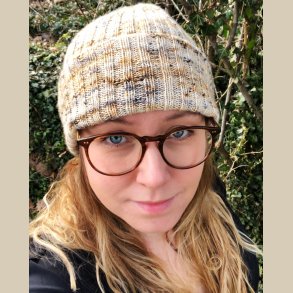 Woodland hat af Northern Knitting Tale