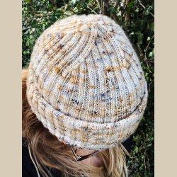 Woodland hat af Northern Knitting Tale